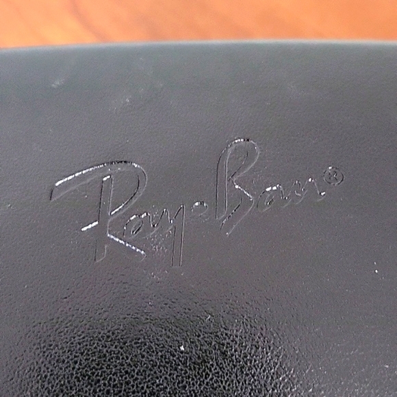 RAY-BAN BLACK HARDSHELL CASE FOR GLASSES - Picture 2 of 4